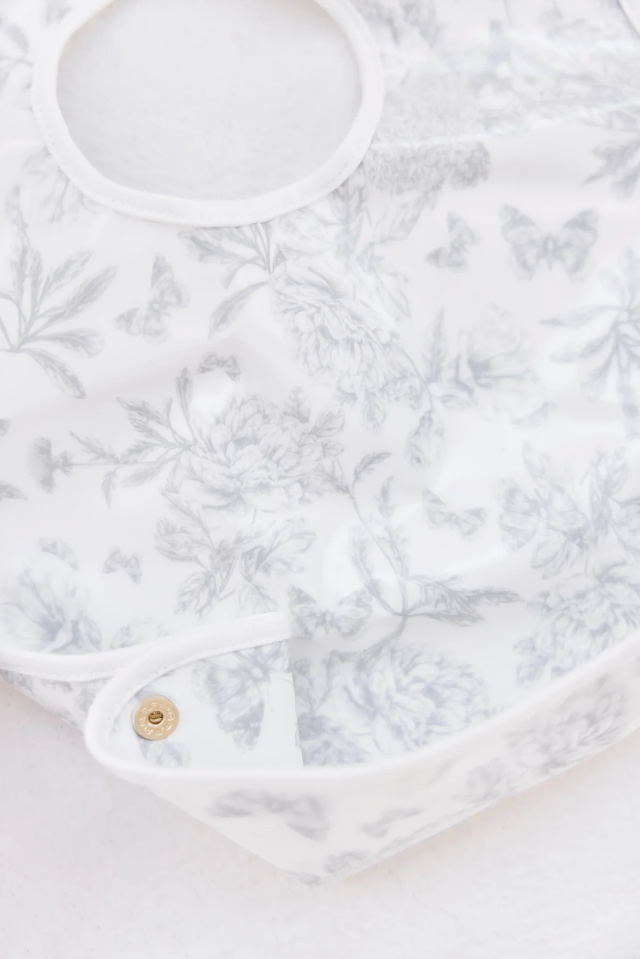 Bavoir toile enduite - Imprimé inspiration Toile de Jouy gris - Image 5