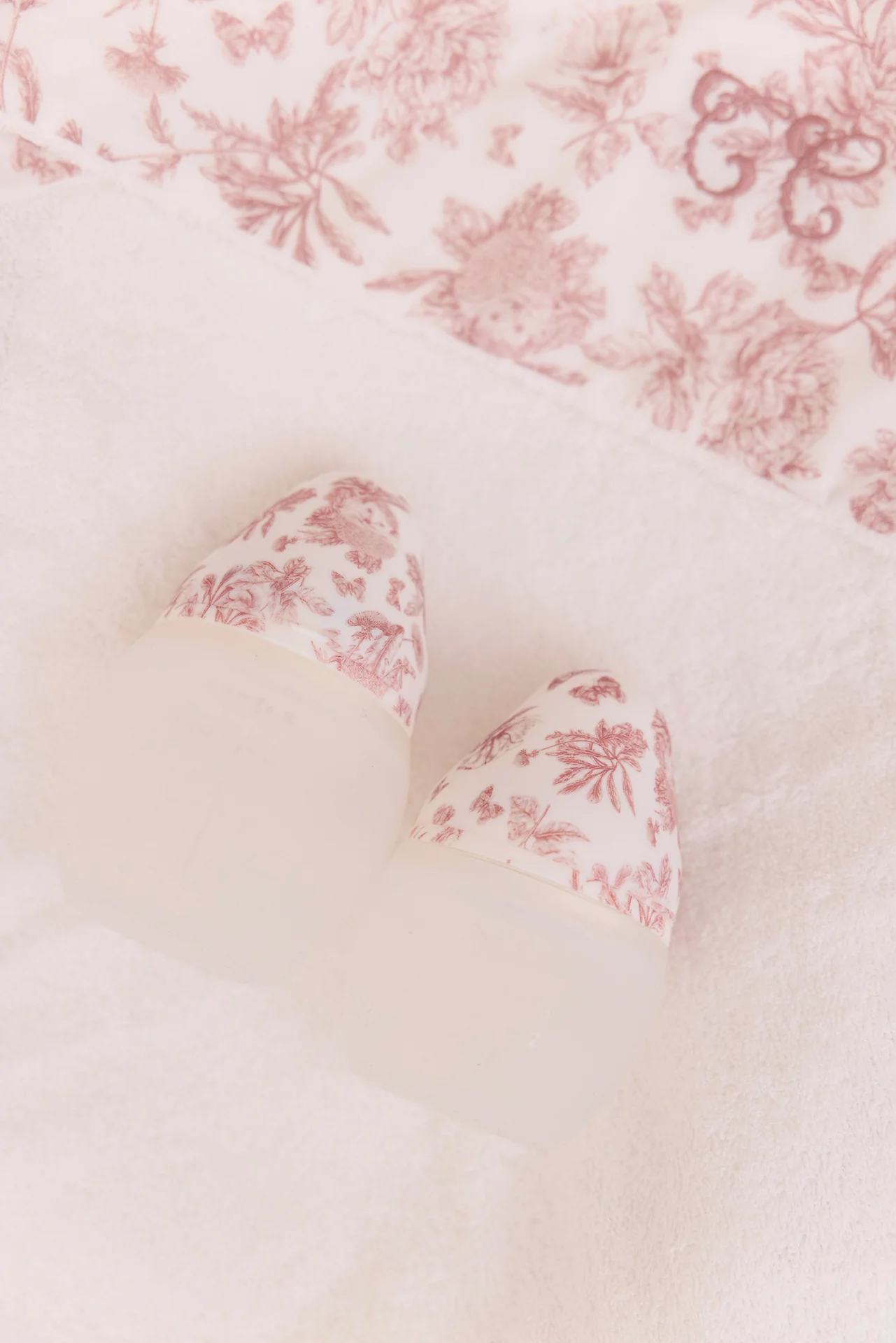 Biberon anti-colique - Toile de jouy rose Élhée x Tartine et Chocolat - Image 3