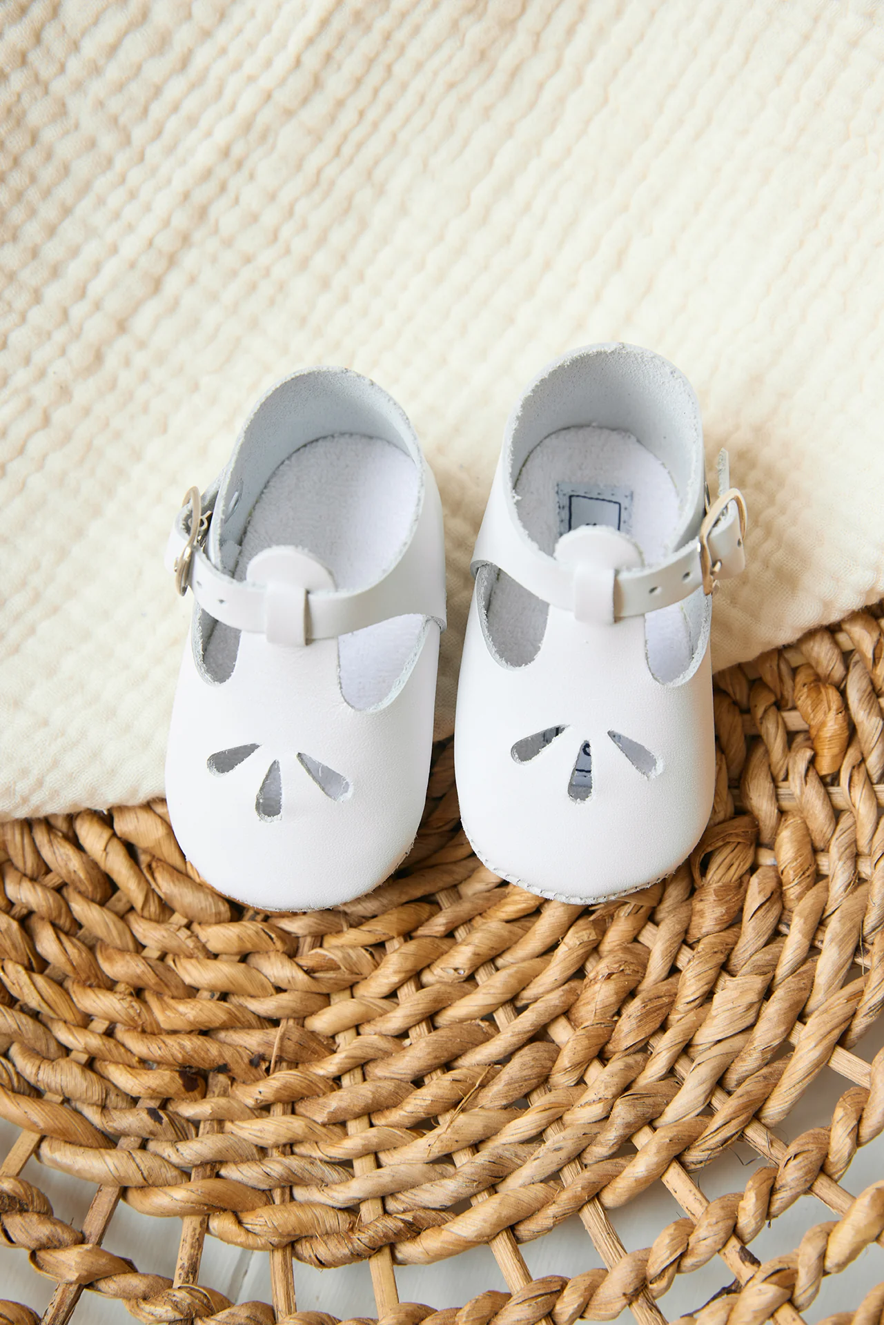 Chaussons Babies - Blanc cuir ajouré