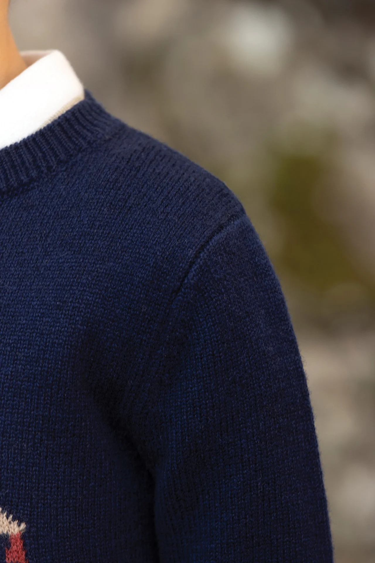 Pull - Marine laine broderie chevalier - Image 2