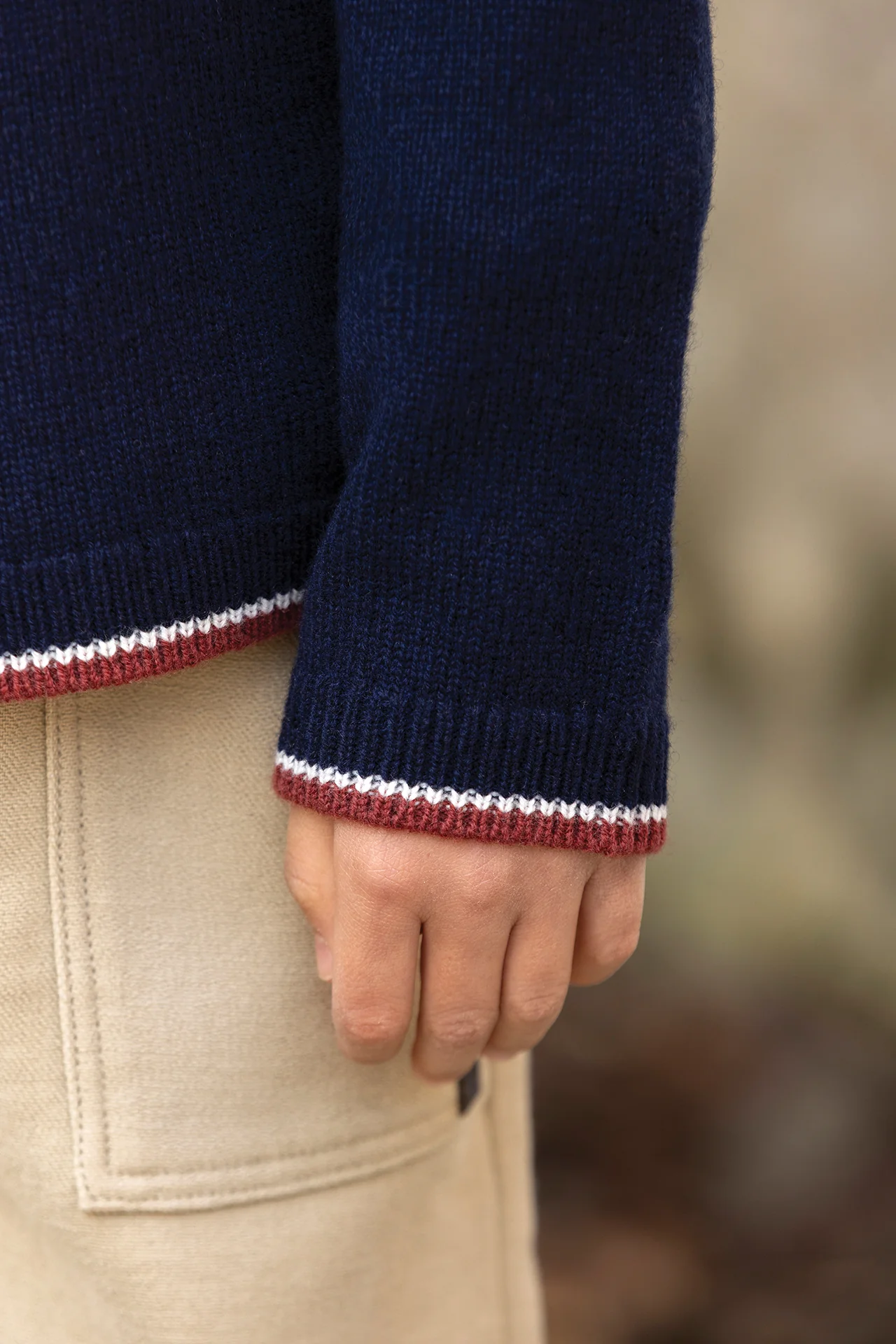 Pull - Marine laine broderie chevalier - Image 3