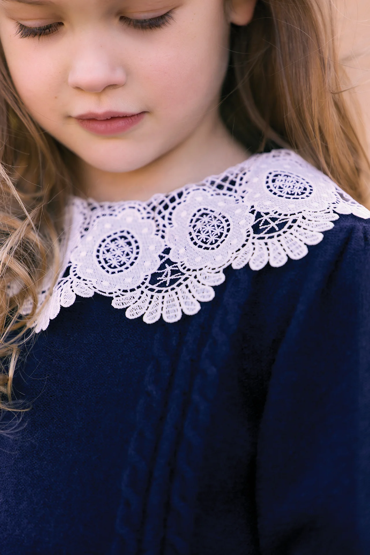 Pull - Marine laine col dentelle - Image 2
