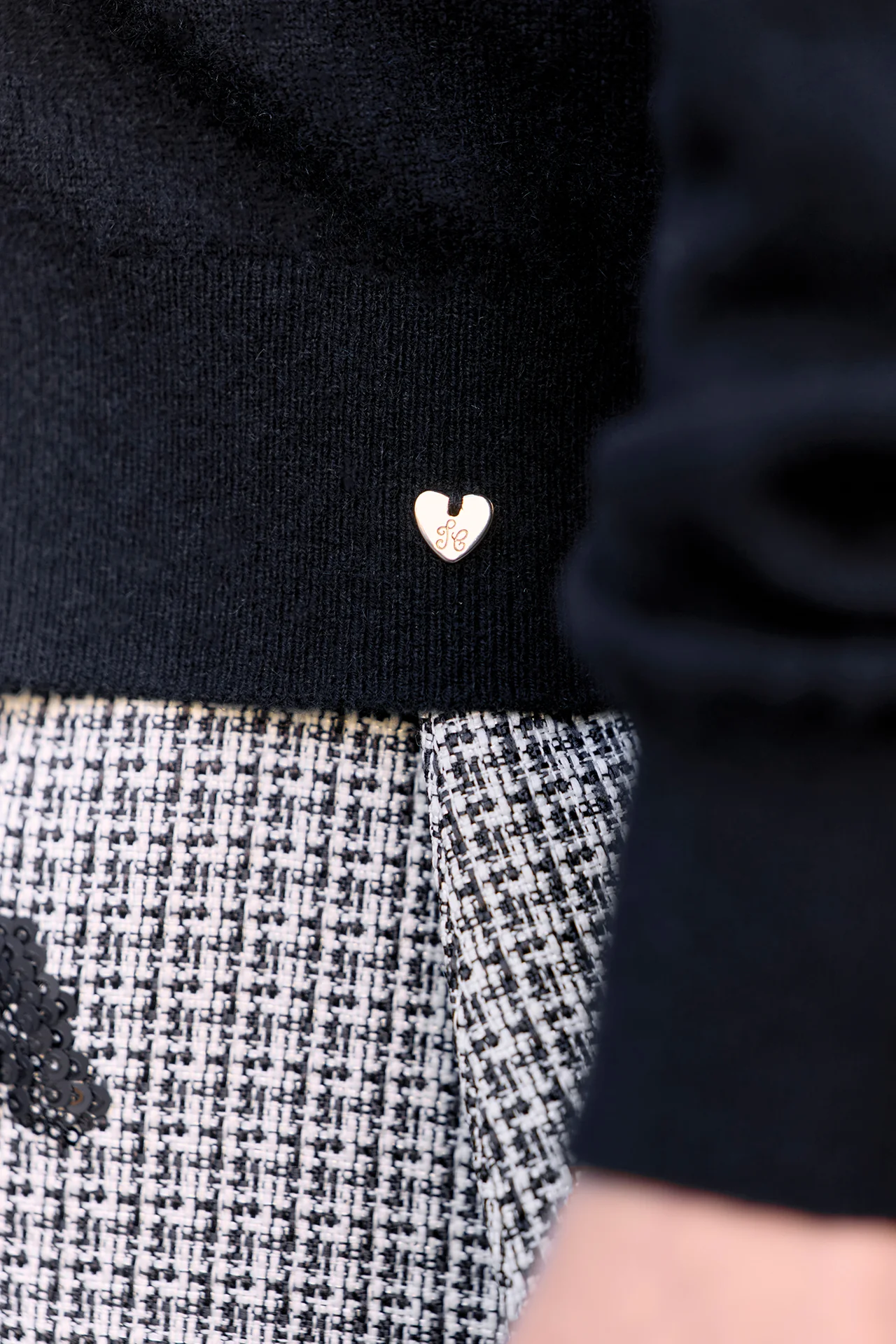Cardigan - Noir laine nœuds - Image 4