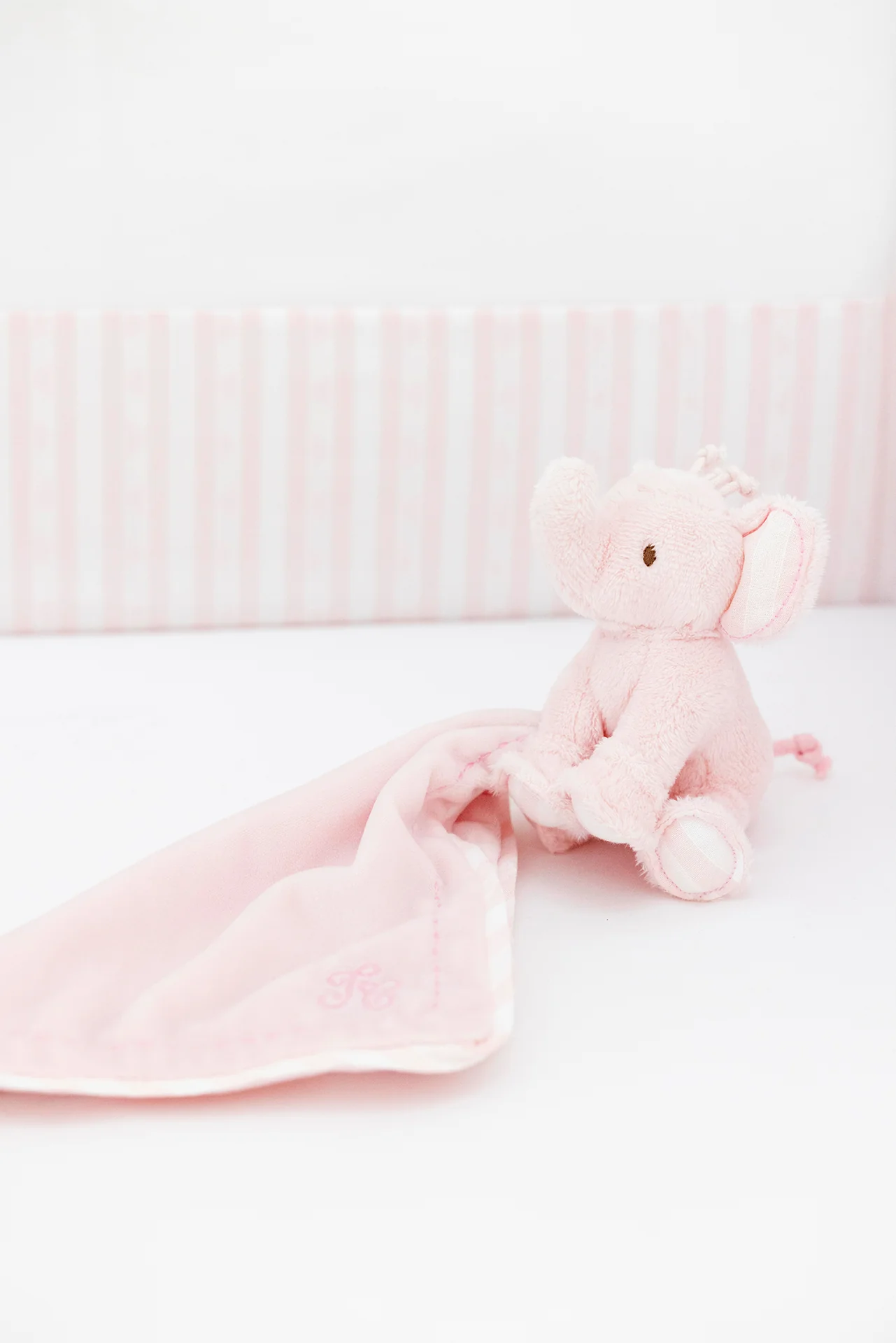 Ferdinand l'éléphant - Doudou rose pâle