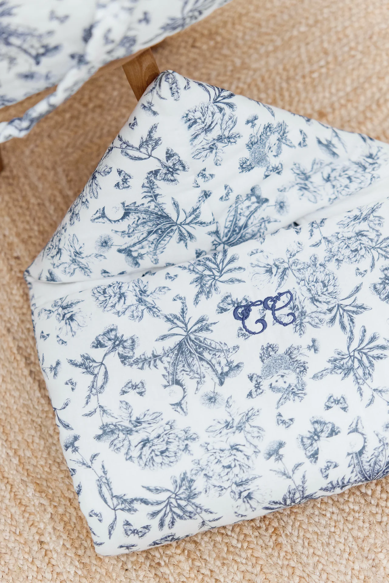 Nid d'ange - Imprimé inspiration toile de jouy bleu