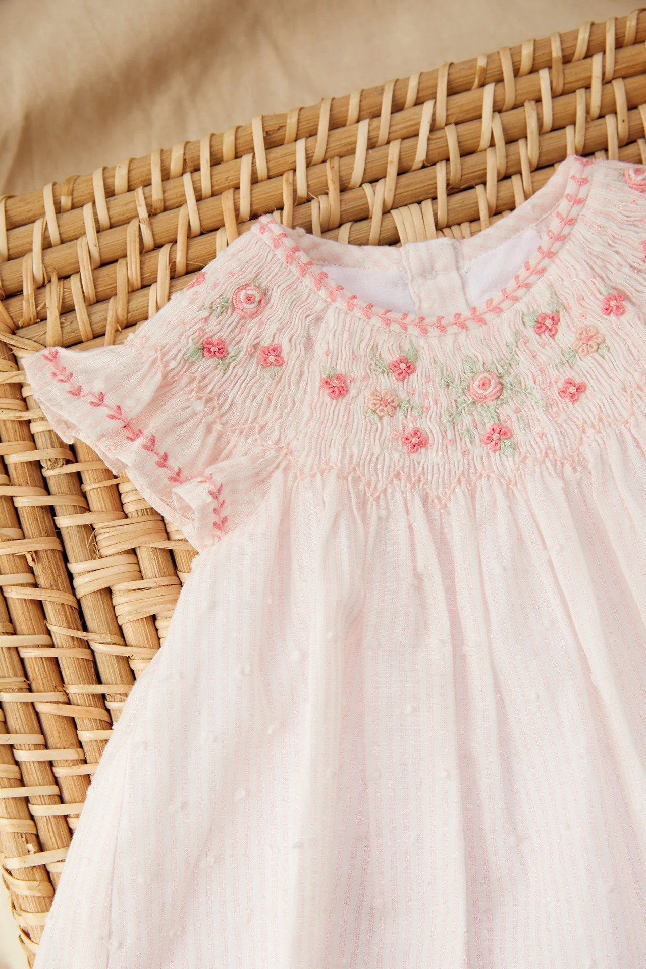 Robe - Rose pâle rayée broderie fleurie