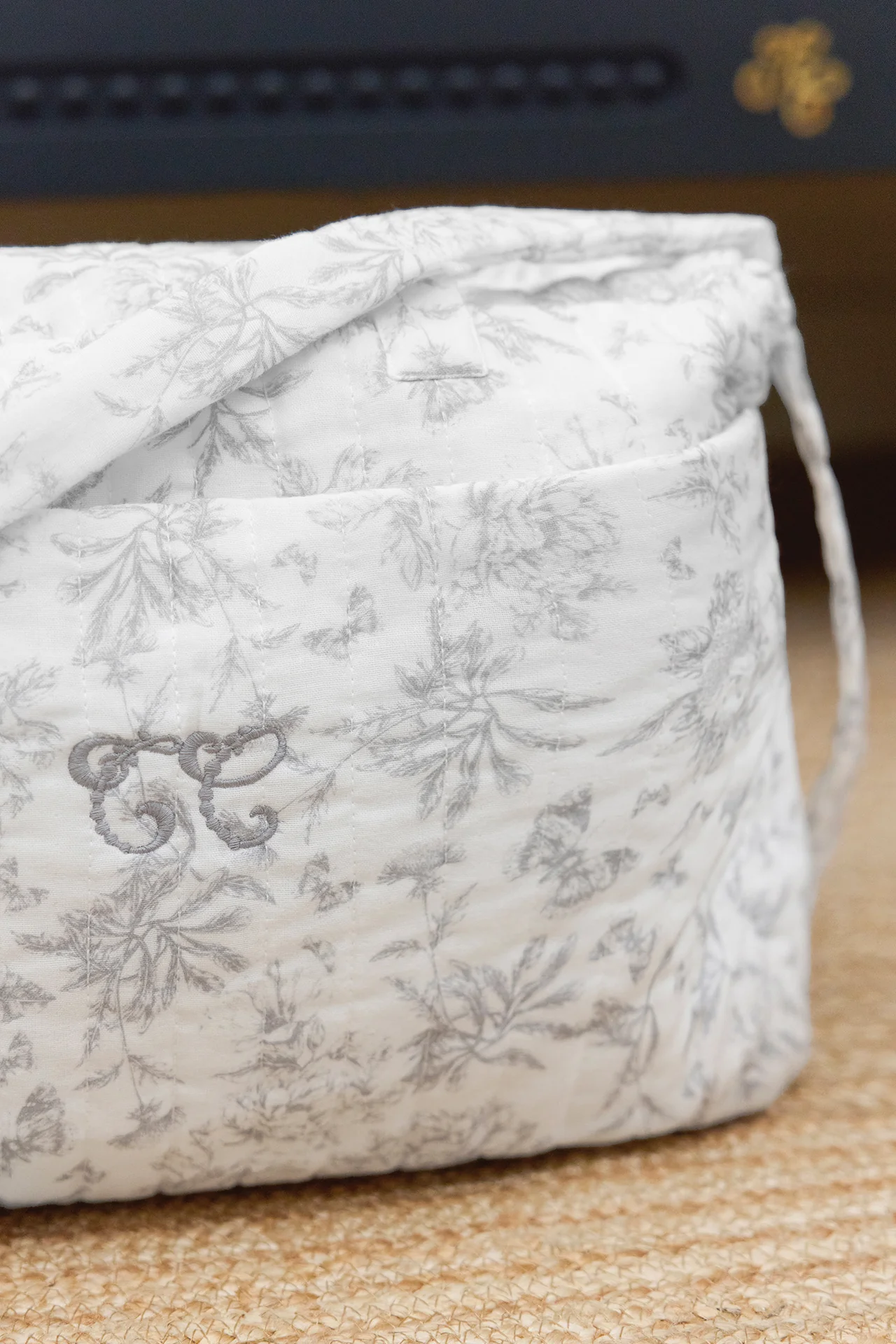 Sac à langer - Imprimé inspiration toile de jouy gris - Image 2