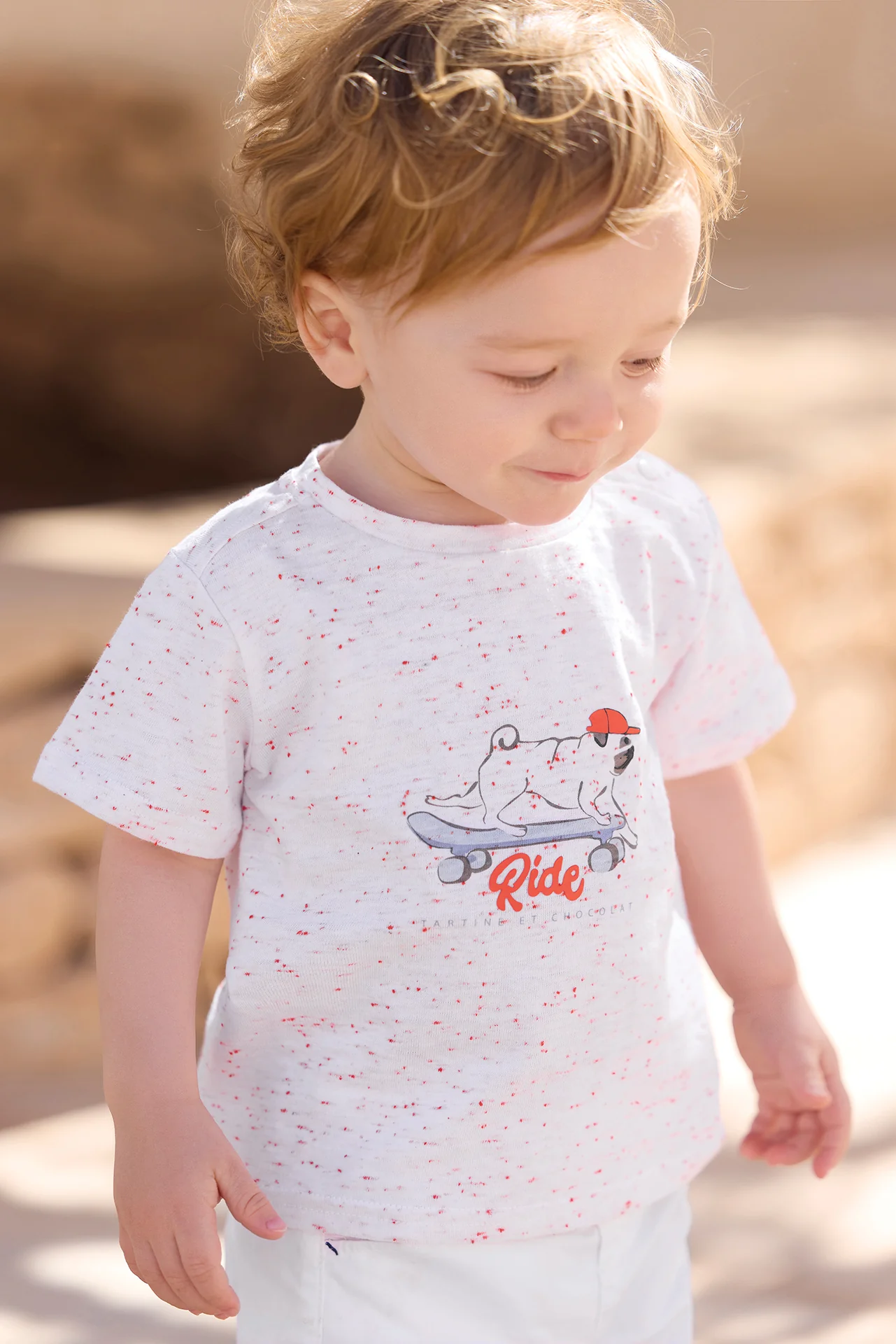 T-shirt - Spicy red illustration chien skateur